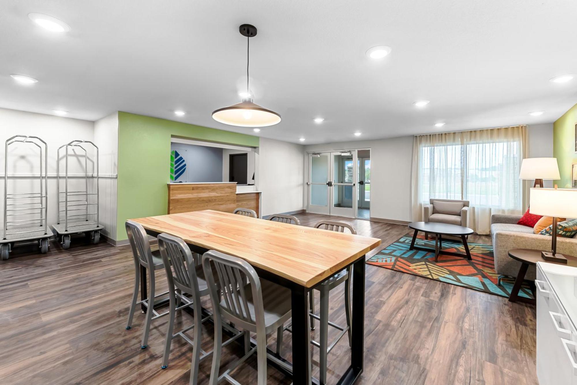 Woodspring Suites Kansas City Airport Extérieur photo